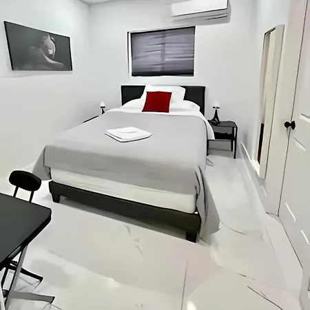 Cozy House 2 Rooms - Cute Private Room - Close To Airport & Free Parking
